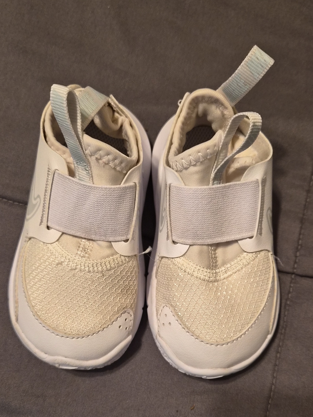 NIKE white Slip-On Sneakers 5C